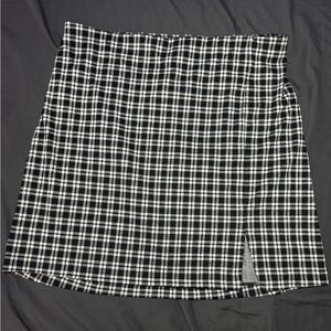 H&M black and white plaid split hem mini skirt
